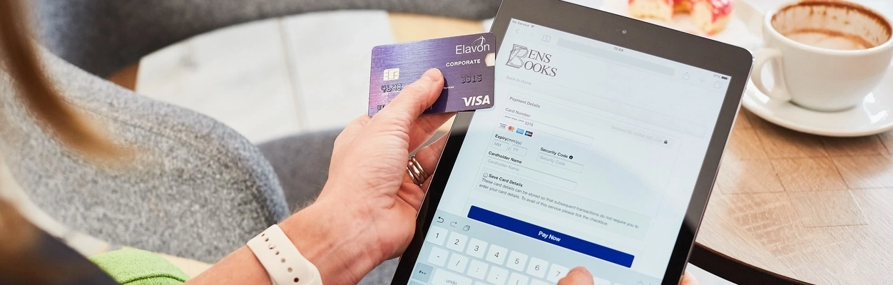 Zbuduj swoją przewagę online dzięki hostowanej stronie płatności